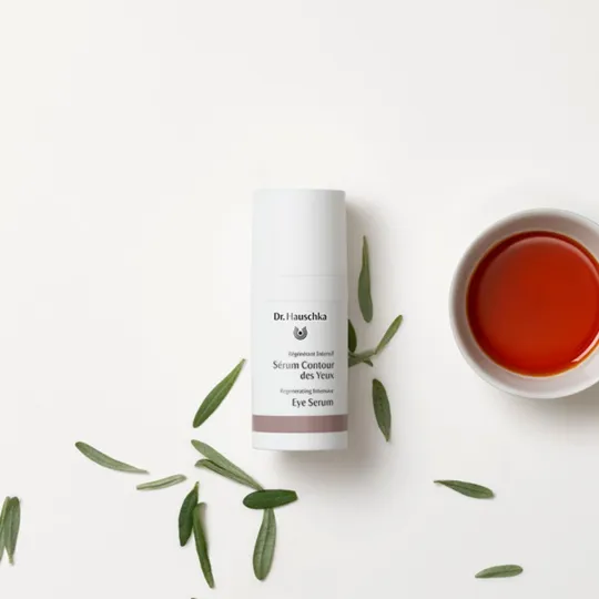 Dr.Hauschka Régénérant Sérum Contour des Yeux 15ml Dr.Hauschka Régénérant Sérum Contour des Yeux 15ml